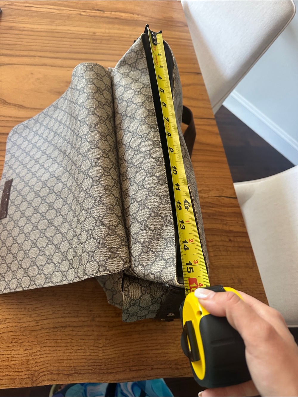 Gucci Beige Monogram diaper Bag - Picture 9 of 10